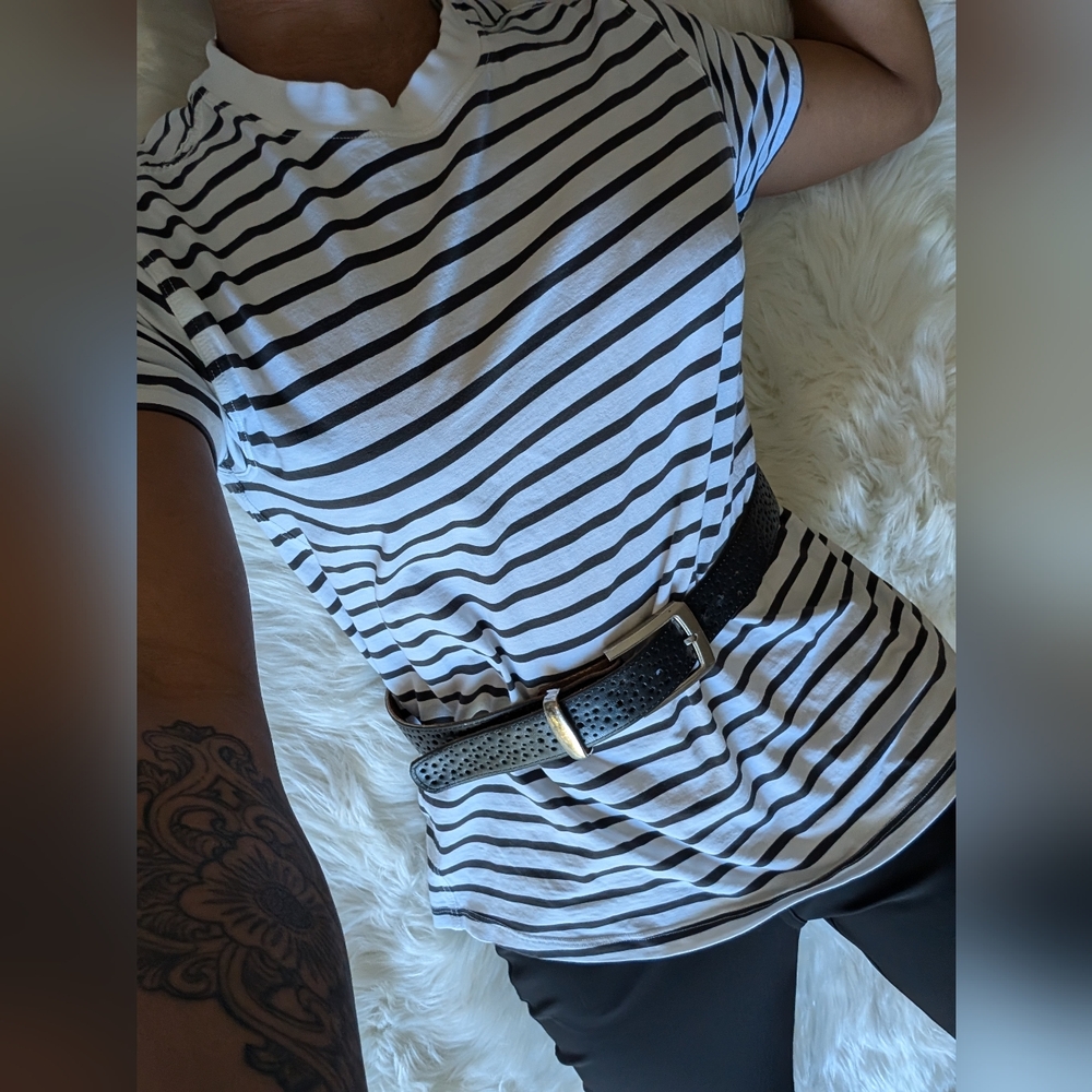 Lululemon black and white striped cotton Tee
